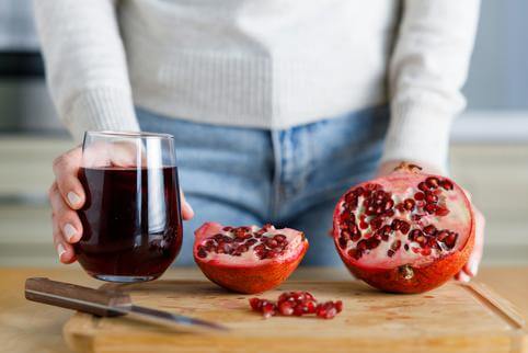 10 Pomegranate Juice Benefits For Women