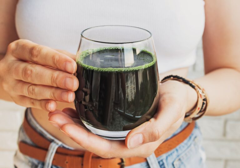 Spirulina Benefits for Women: Amazing Ways It Can Improve Overall Well-Being
